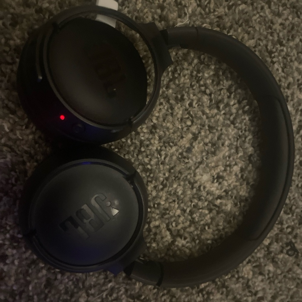 JBL Black Over-Ear Headphones with Sleek Design